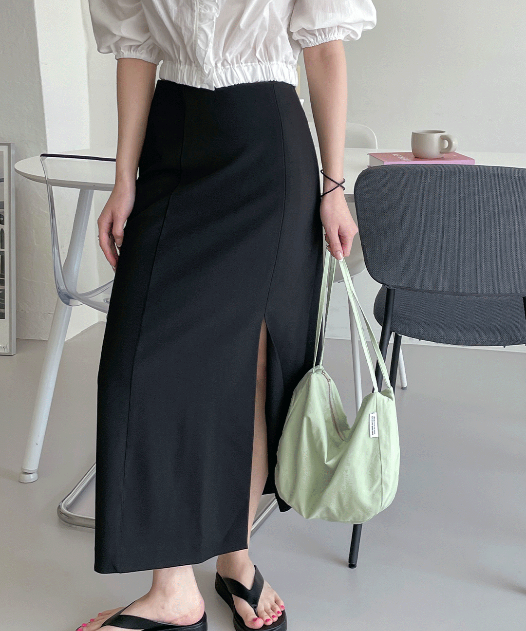모던 슬릿 롱 스커트